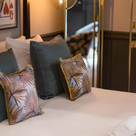 The Royal Suites- Champs Elysees * Parigi